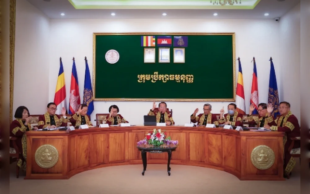 A proposed amendment to Cambodia’s constitution would allow the government to revoke the citizenship of Cambodian dissidents — a step that critics say would suppress internal dissent and eliminate political competition.
