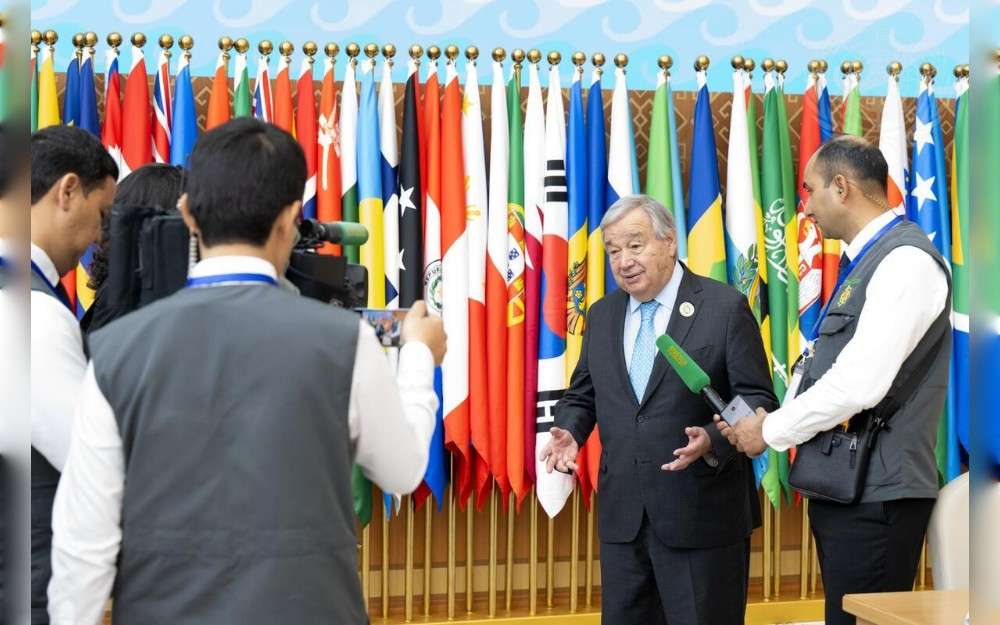 United Nations Secretary-General António Guterret briefs local media during his visit to the Third United Nations Conference on Landlocked Developing Countries, held in Awaza, Turkmenistan.