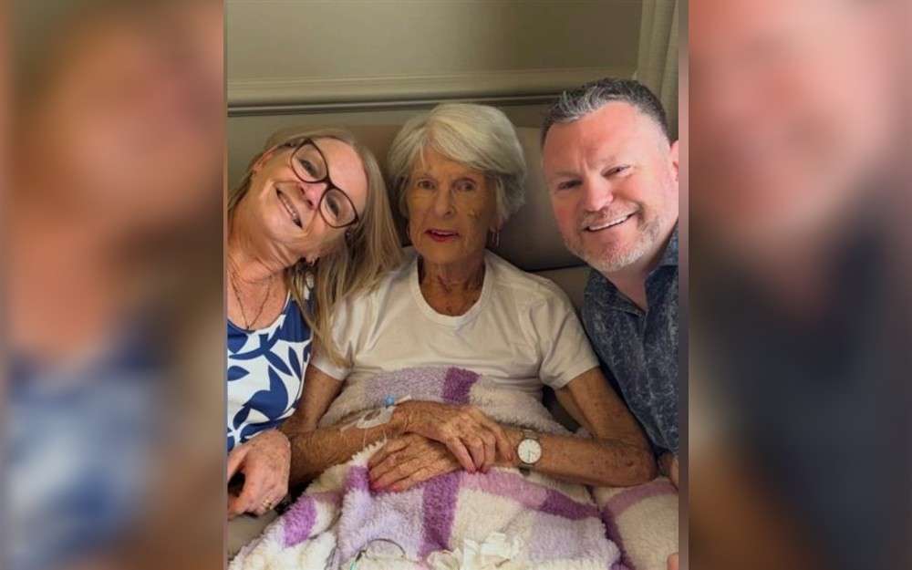 After witnessing his mother fight cancer for years before deciding to pass away peacefully, a West Australian man posted his mother's story on TikTok in the hopes that it would start a national dialogue on voluntary assisted dying.